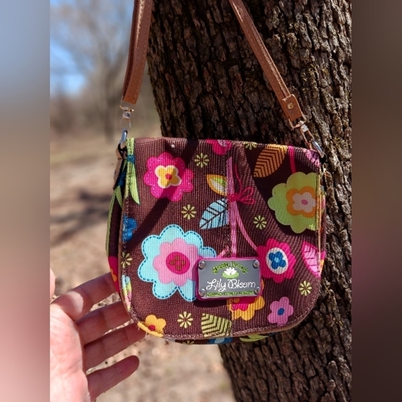 Super Cute Lily Bloom Crossbody Bag - Picture 1 of 6